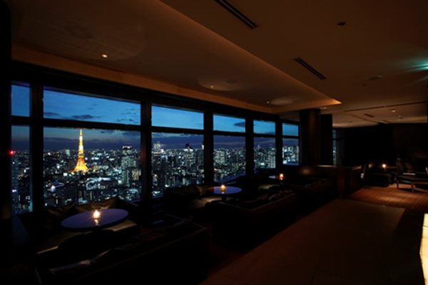 Party Official Site Fish Bank Tokyo フィッシュバンクトウキョウ 高層階での贅沢ランチやお祝いディナー お肉とワインを楽しむモダンフレンチ料理と地上215mから東京タワーを眺めながら華やかな時間を 汐留 新橋フレンチ